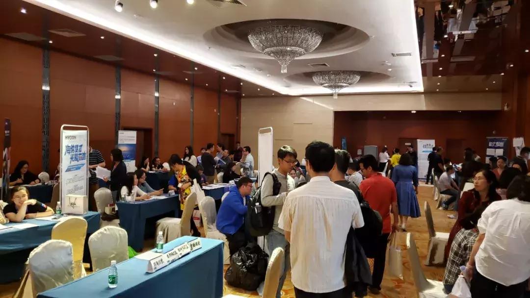 节假日请病假不批不去上班合法吗,病假期间在家办公算病假吗