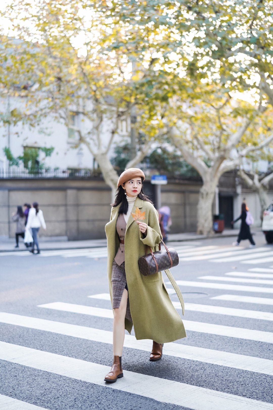 羊绒大衣怎么搭配裤子和打底好看,毛呢大衣穿着好老气