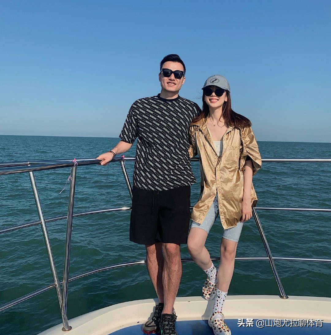 广州恒大郜林足协杯后采访,郜林晒图遭网友调侃