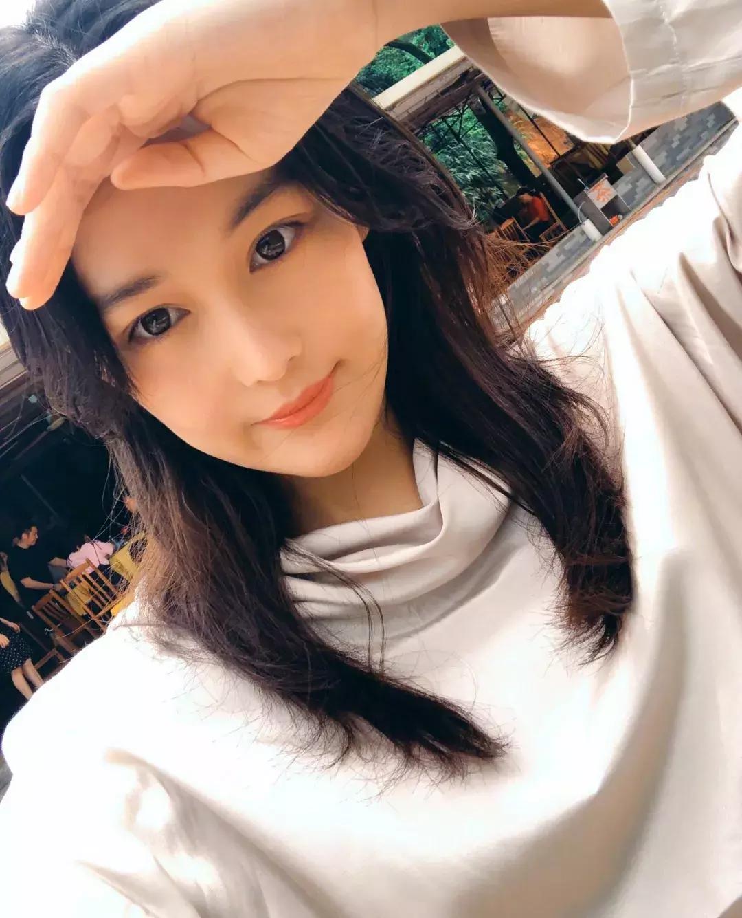 张馨予短发又飒又美,军嫂张馨予短发造型又a又飒