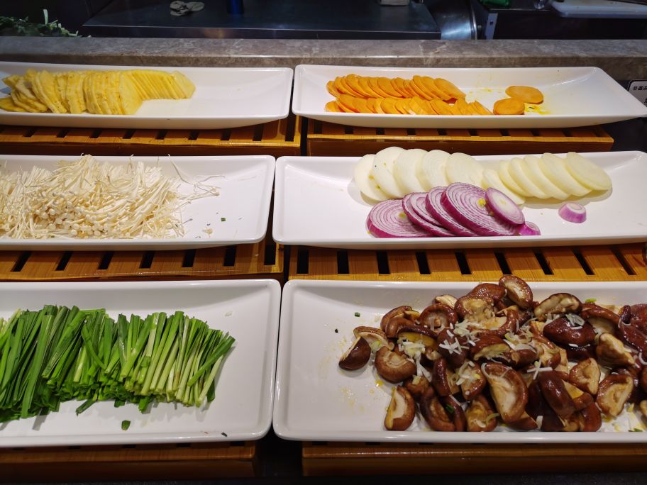 沈阳盛江山k11自助餐,盛江山k11黑金店大桌