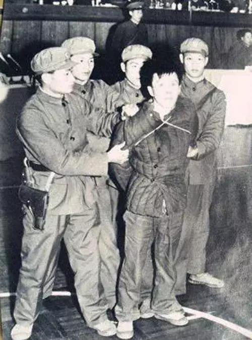 绗戣皥姹熸箹鑰佽碍鐓х墖,绗戣皥涔濆崄骞翠唬