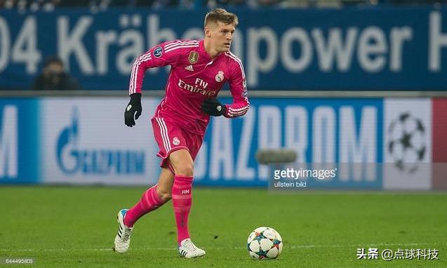 一人一鞋球星的执念球迷的追求你最喜爱的那双鞋穿了多久？