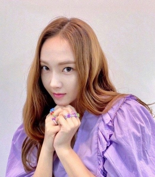 郑秀妍吴谨言西装跳舞,吴谨言私服穿搭