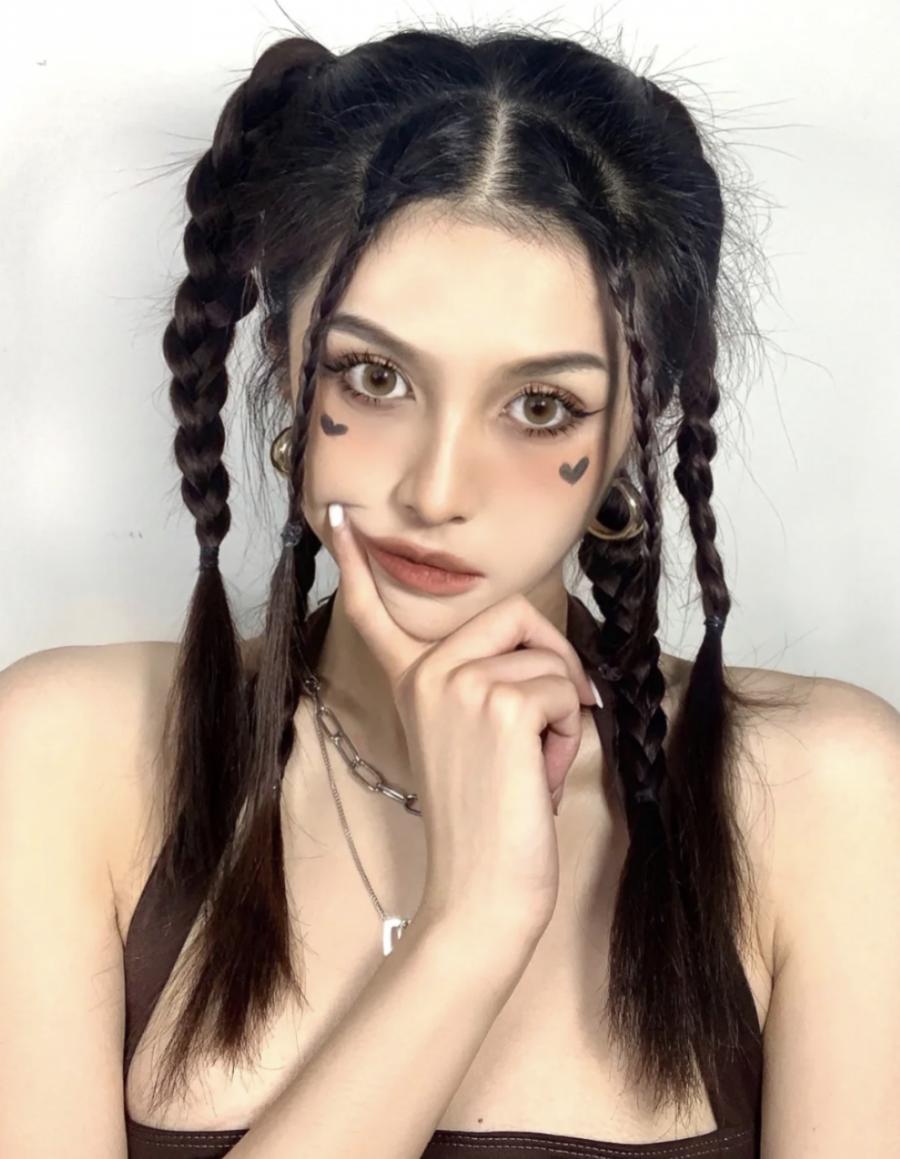 今年新出这4款发型洋气又显脸小,扎起来不秃头又不挡脸的发型