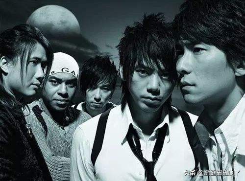 曾让我感动过的歌词（4）爱上你是我的错可是离开又舍不得