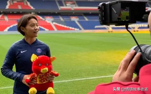 我只看国足英雄王霜的世界波刷屏，不想看女网红毁三观的淫乱生活