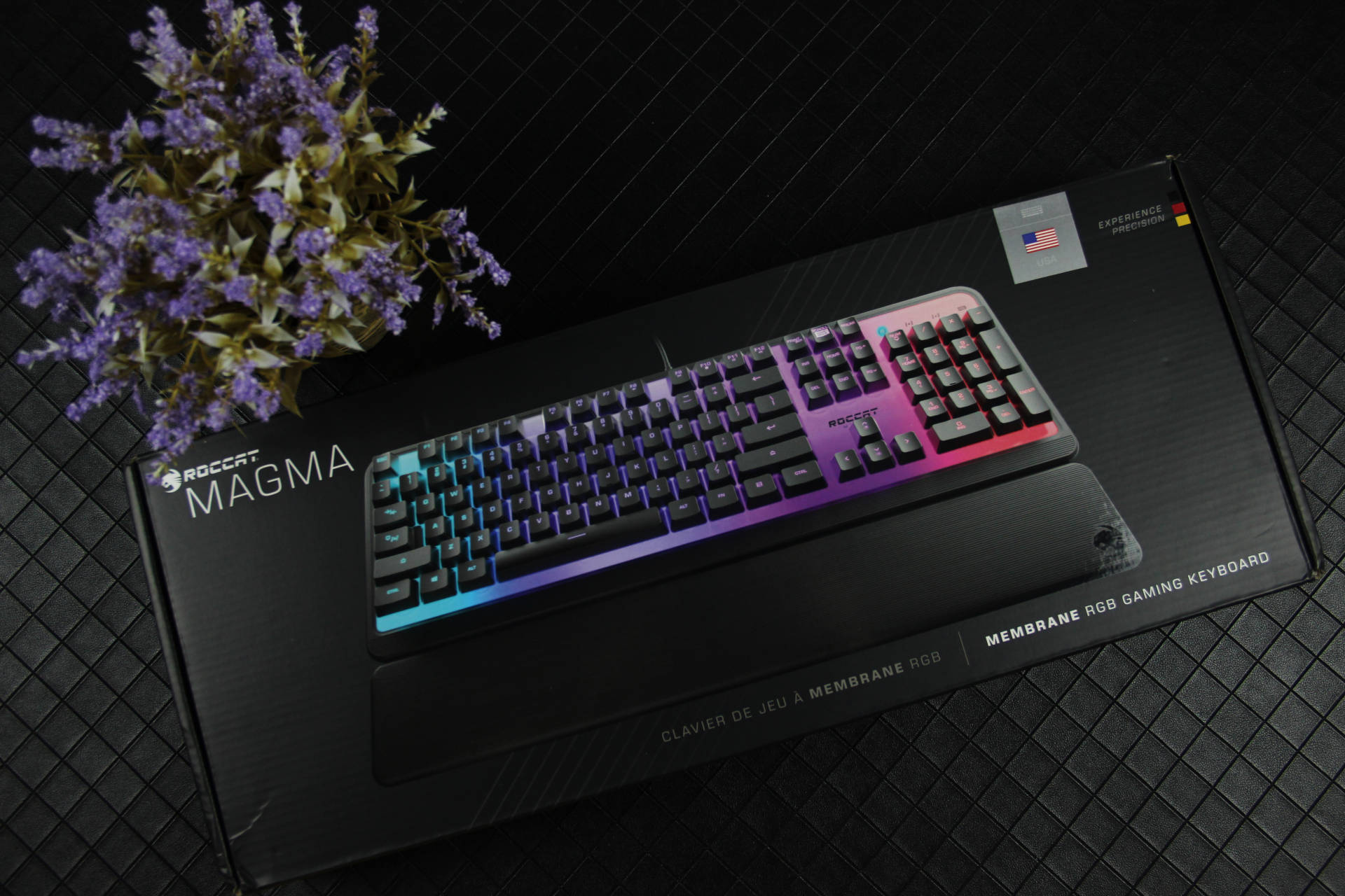 rgb键盘会出现个别不亮吗,rgb键盘有一个灯不一样怎么办