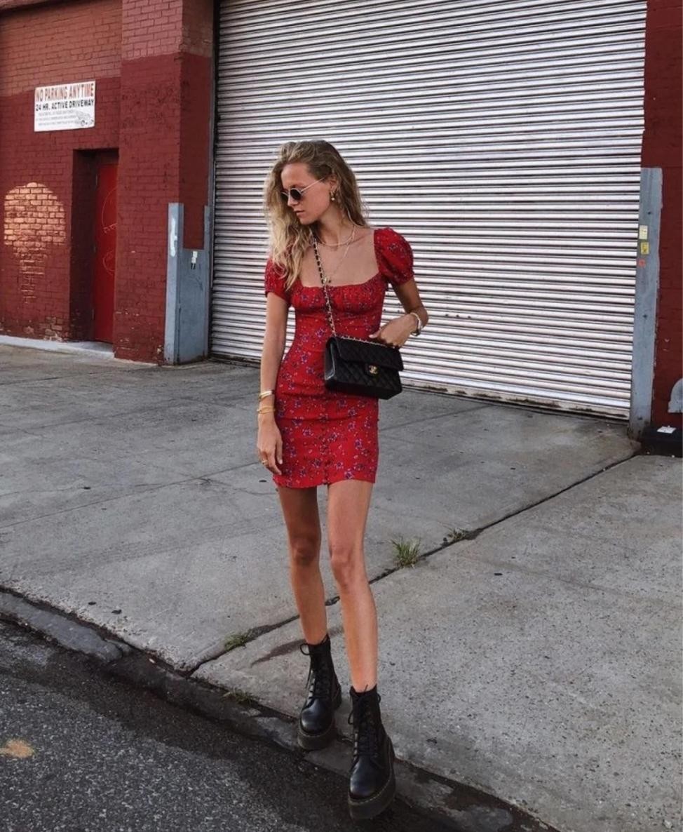 穿裙子如何搭配鞋袜,春天穿裙子配鞋子的思路技巧