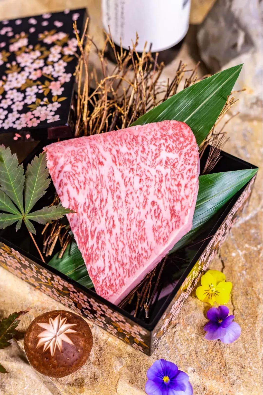 厦门超贵贵贵贵“保姆烤肉”！一口627元！借钱也要来吃……