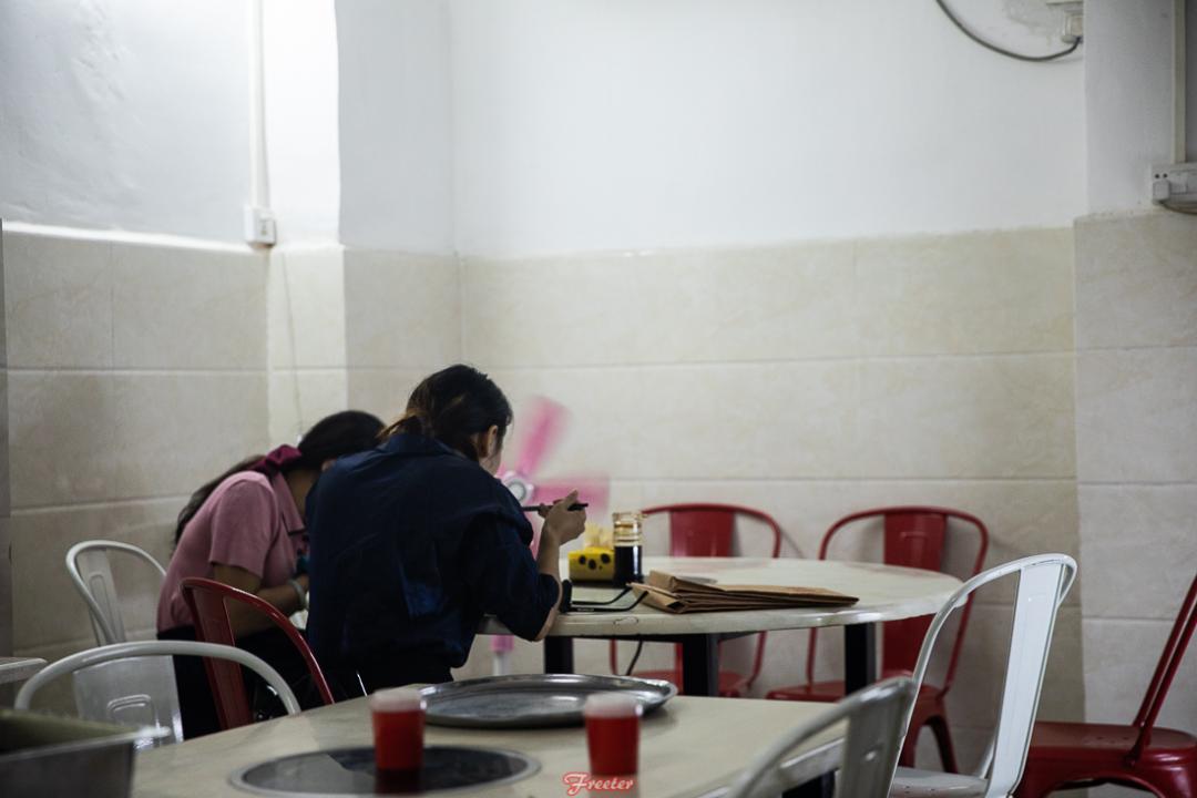 默默无闻12年的大排档，竟凭一碗“糟粕醋伊面汤”出圈？