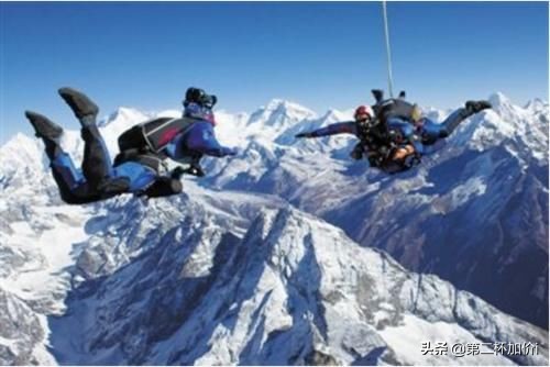 登上珠穆朗玛峰的人是怎么下山的,珠穆朗玛峰登顶的人是怎么下来的