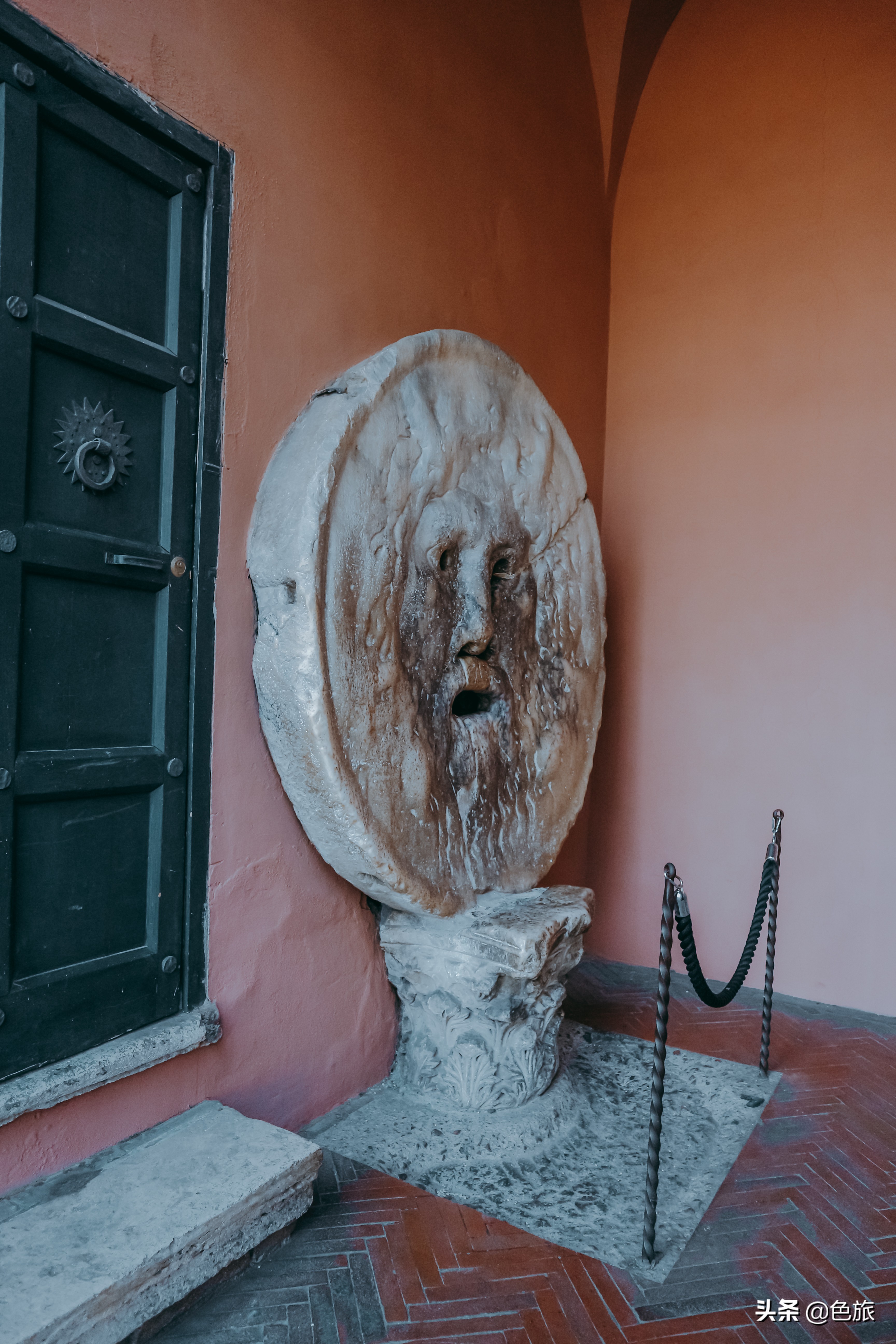 跟随赫本的脚步重温罗马假日,跟着赫本的脚步来到了罗马