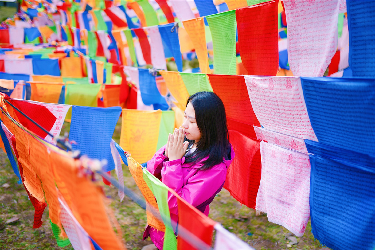 去一次西藏歌曲,圣洁甘孜之旅