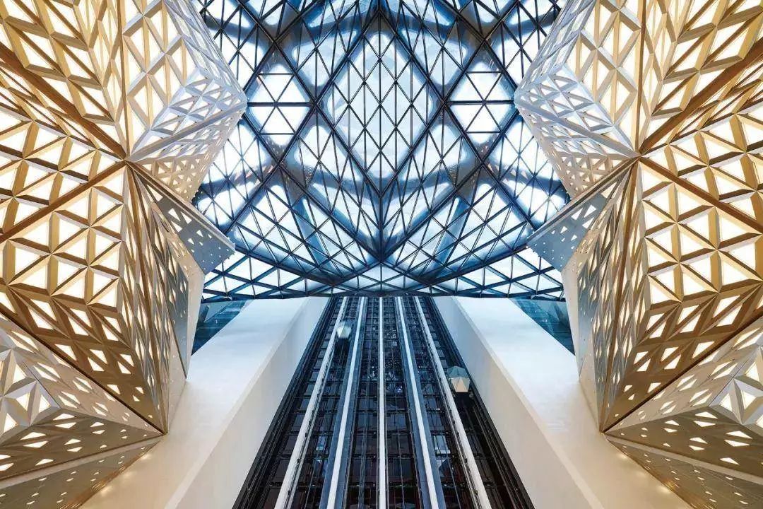 建筑女魔头扎哈哈迪德作品,建筑女魔头扎哈哈迪德解读建筑