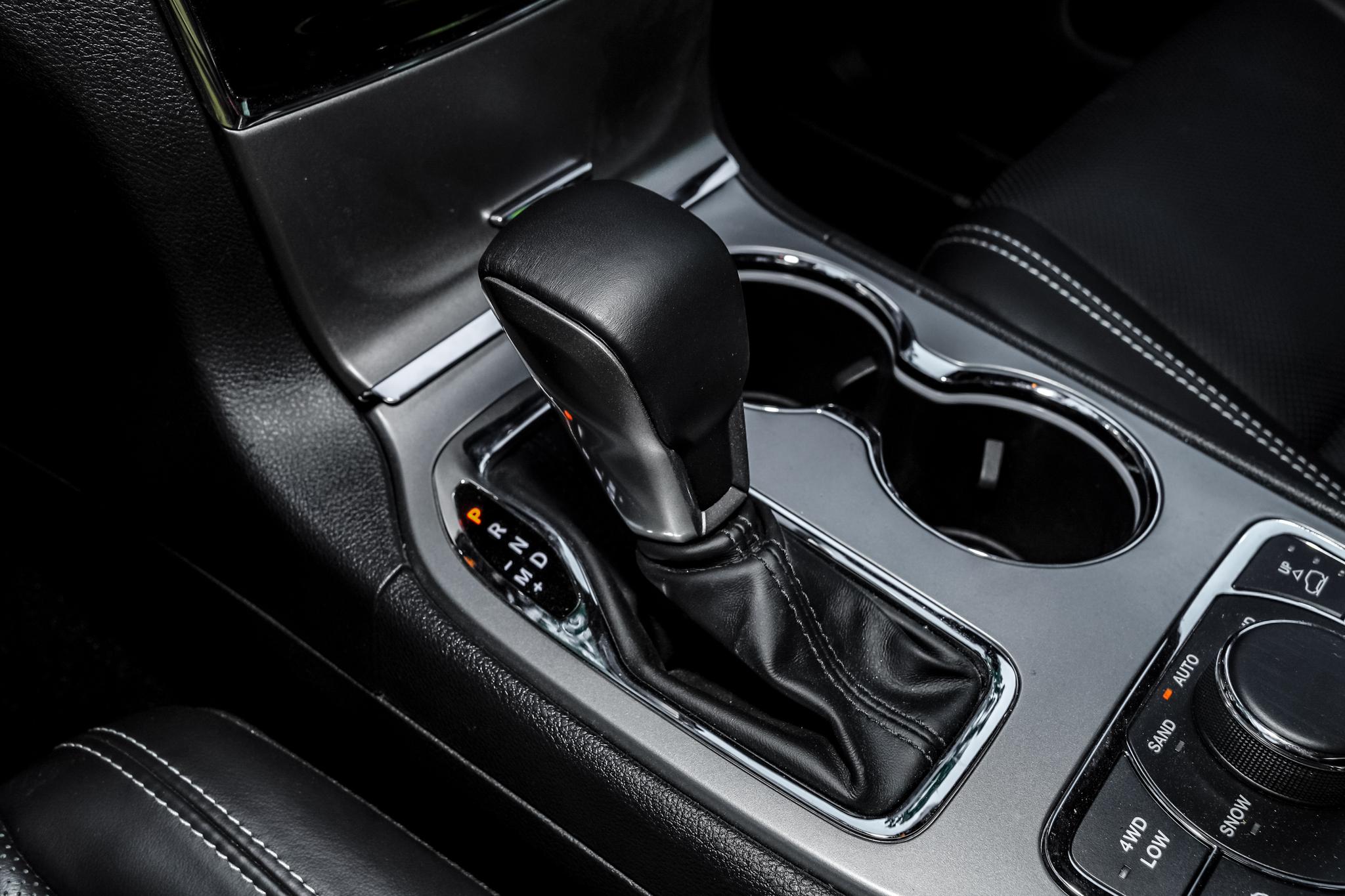 优惠20万jeep大切诺基值得入手吗,冷门七座越野车