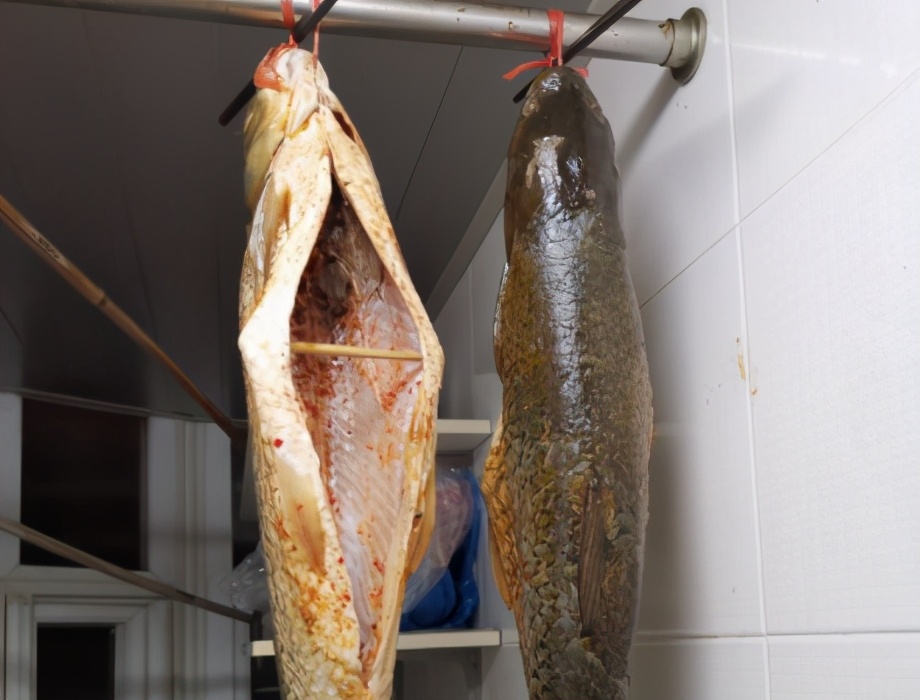 腌咸鱼要不要倒白酒,腌咸鱼要不要改刀