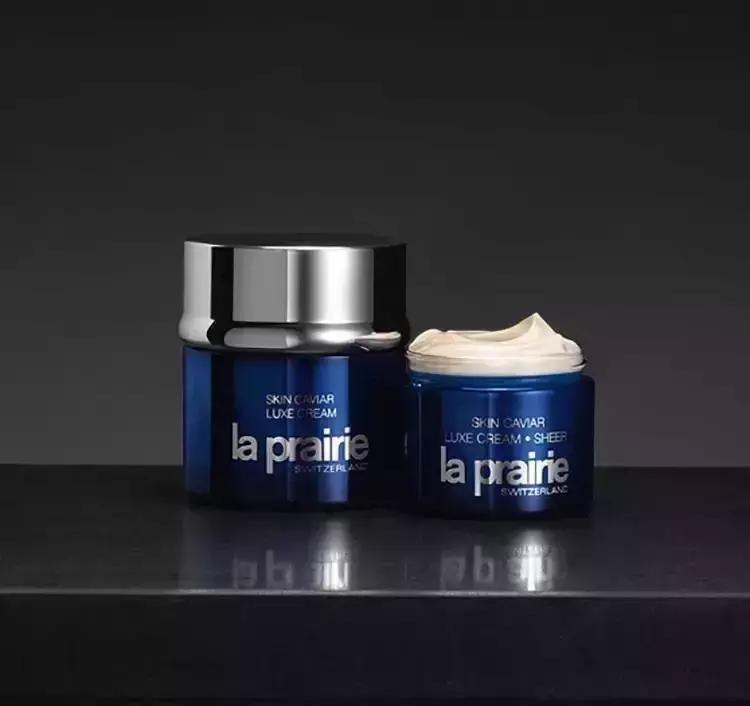 别傻了，你以为她们是真的惨么？