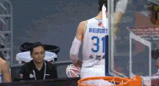 易建联在cba到2022年总得分是多少,易建联nba归来2011cba首秀对阵江苏