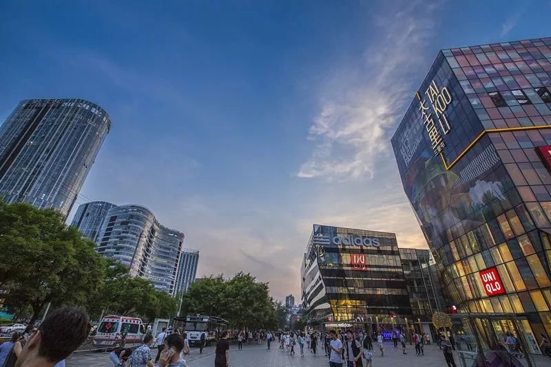 传疯了！北京第一美女找工作，简历惊呆全国！