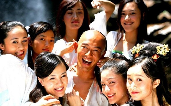 李菲儿照片白衣,李菲儿穿白色简约t恤