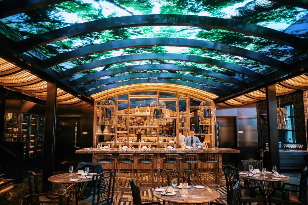 200块钱住北京,200块住酒店吃大餐