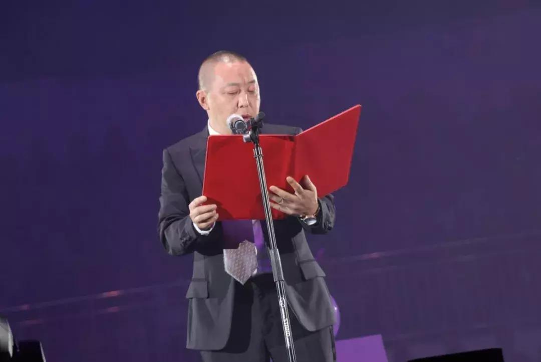 陈瑞庄心妍还有谁,庄心妍沈阳演唱会穿的红色西装