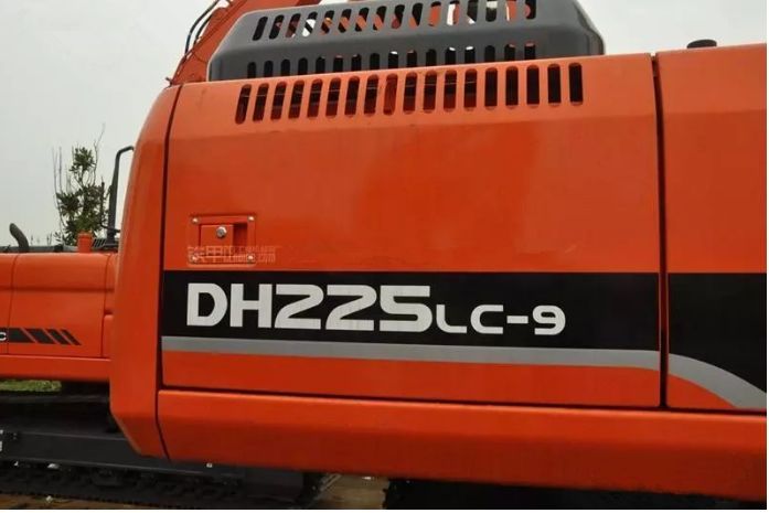 挖掘机型号的区别,挖机型号字母代表