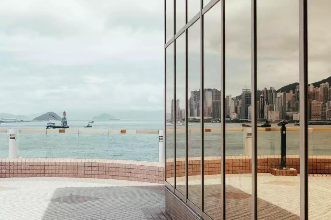 香港旅游攻略，这座中国人口最密集之城，昂贵房价让人遥不可及