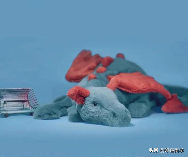 “萌物”，正在掏空年轻人的钱包