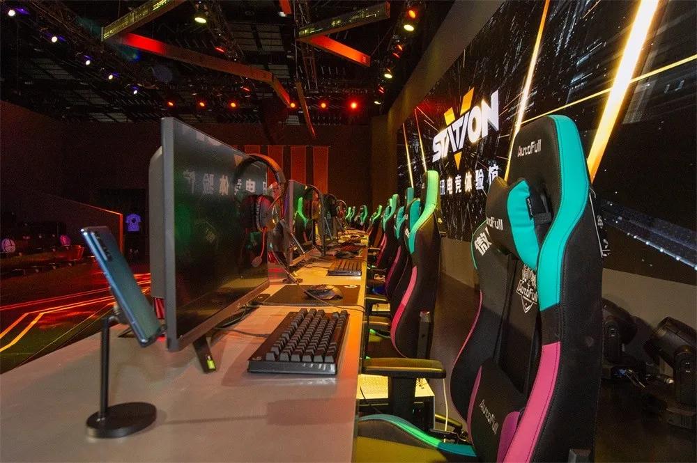国内首个电竞体验馆亮相浦东,来这里成为“头号玩家”吧!