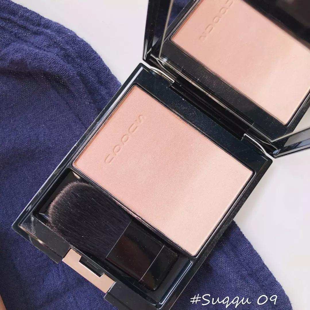 平价腮红收敛色和膨胀色的推荐,低饱和裸杏色腮红推荐