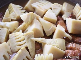 春笋炒五花肉的家常做法图片,新鲜春笋炒五花肉的最正宗做法