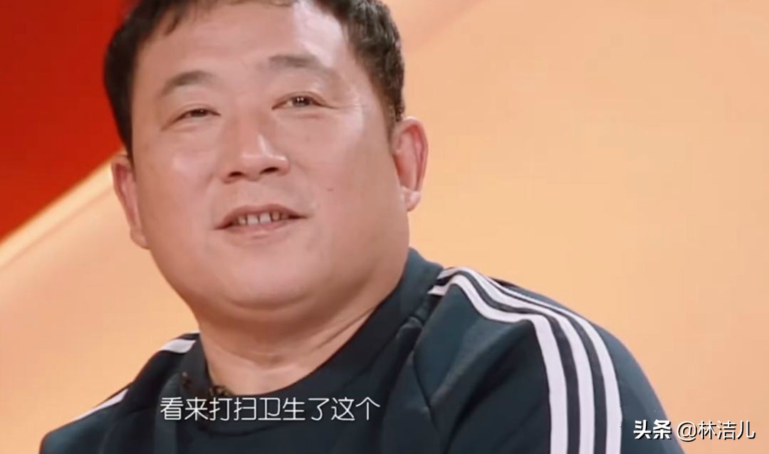 何雯娜吴昕我家小两口,我家那闺女吴昕黑羽绒服同款