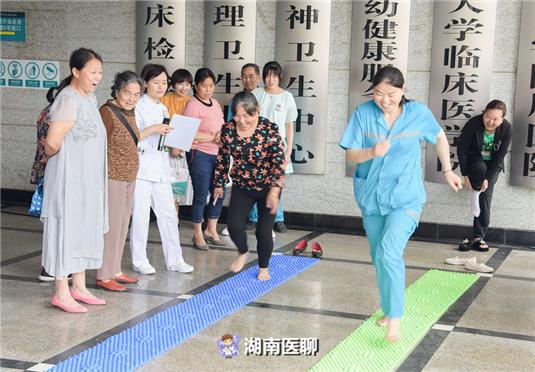 鸡眼贴治不治脚茧,贴鸡眼膏鸡眼老不好咋办