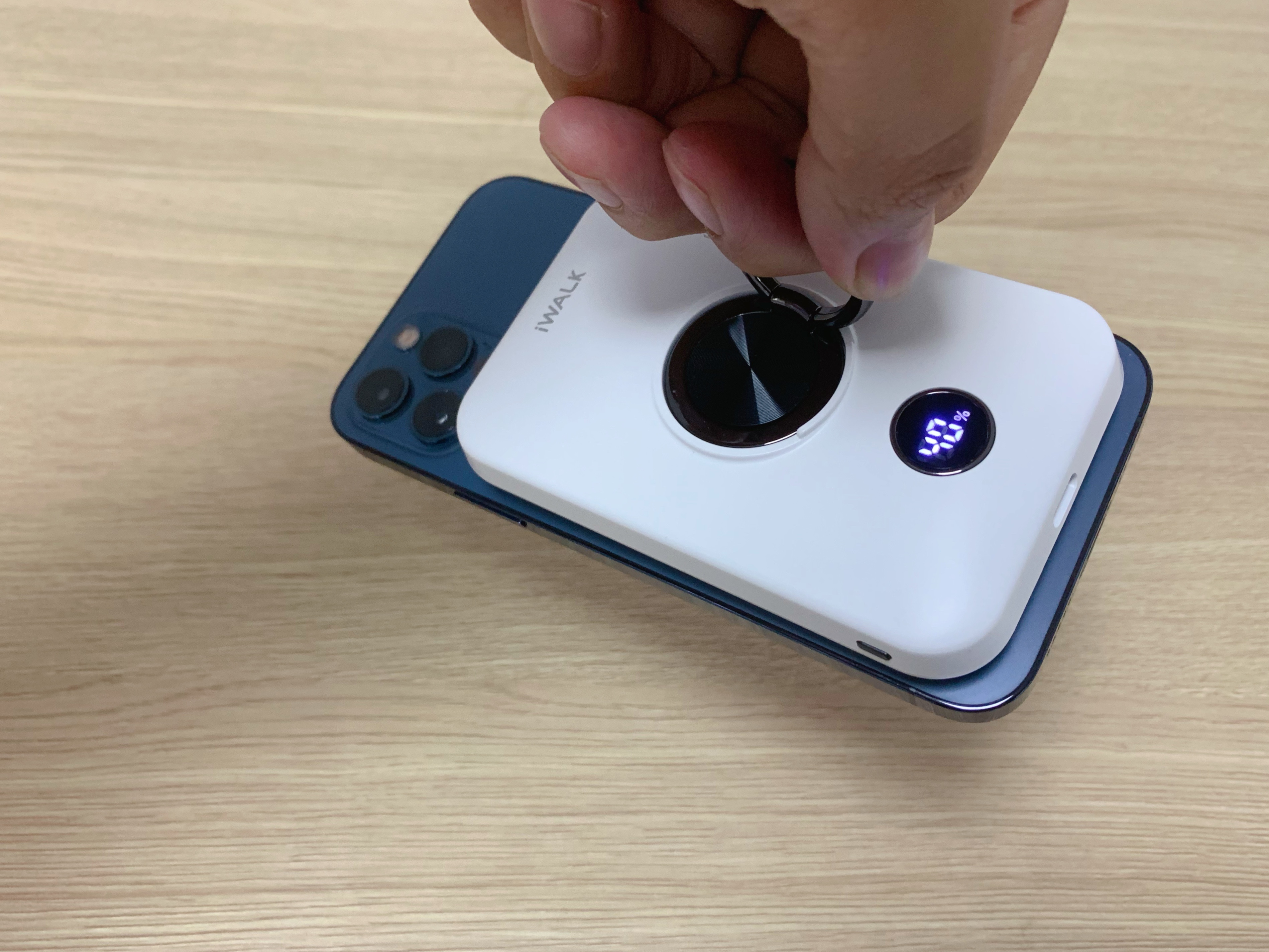 iwalk应急快充充电宝,iwalk无线直插充电宝