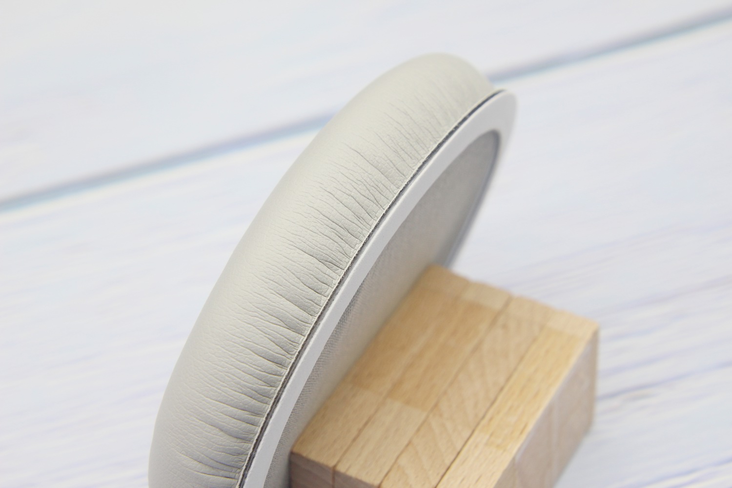 机甲风挂耳式电竞游戏耳机推荐,颜值好性能又好的游戏耳机