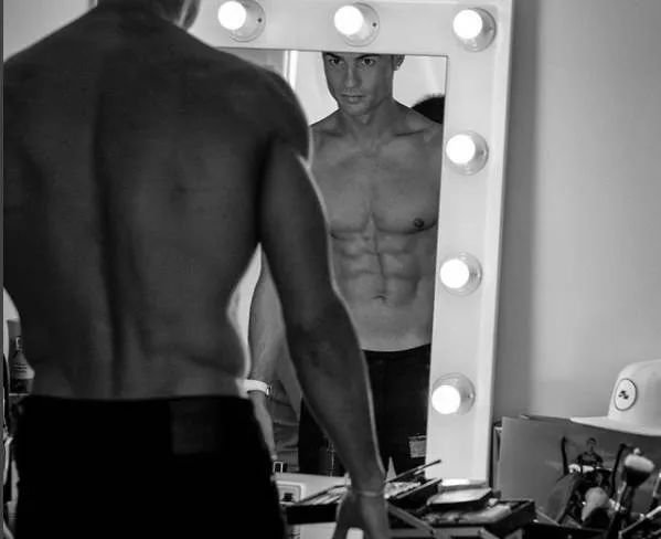 c罗成为首位收入破10亿美元球星,c罗的成长励志奋斗史