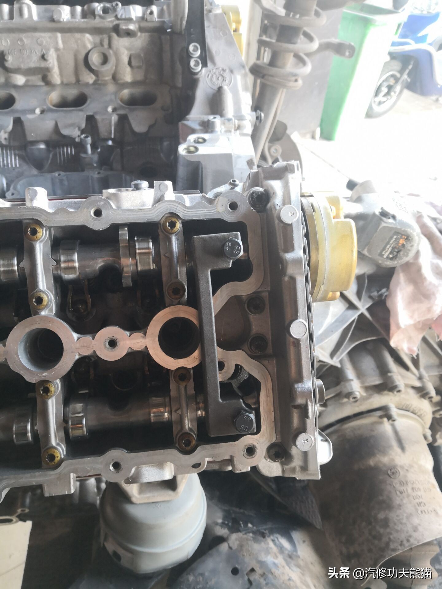 16款奥迪a6l2.5自吸发动机漏油,奥迪a6l2.4免拆烧机油处理靠谱吗