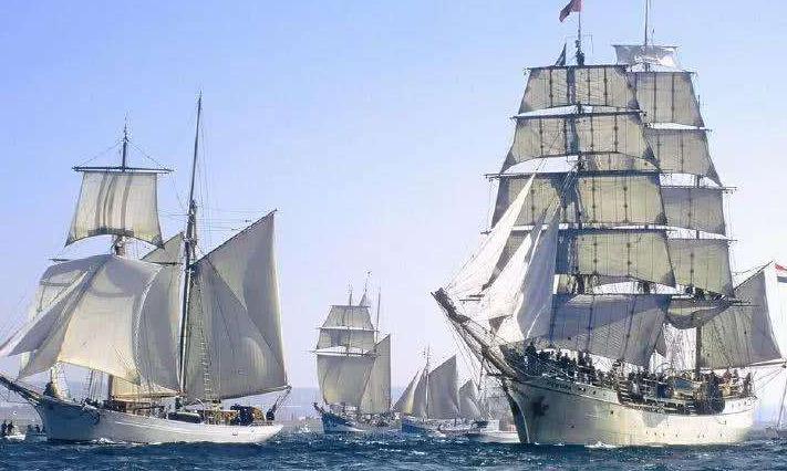 足坛巨星C罗“牵手”晋江品牌“柒牌”，中国文化走向世界