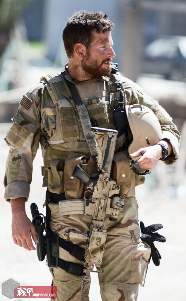 向克里斯凯尔致敬美国传奇狙击手,美国狙击手克里斯凯尔身高