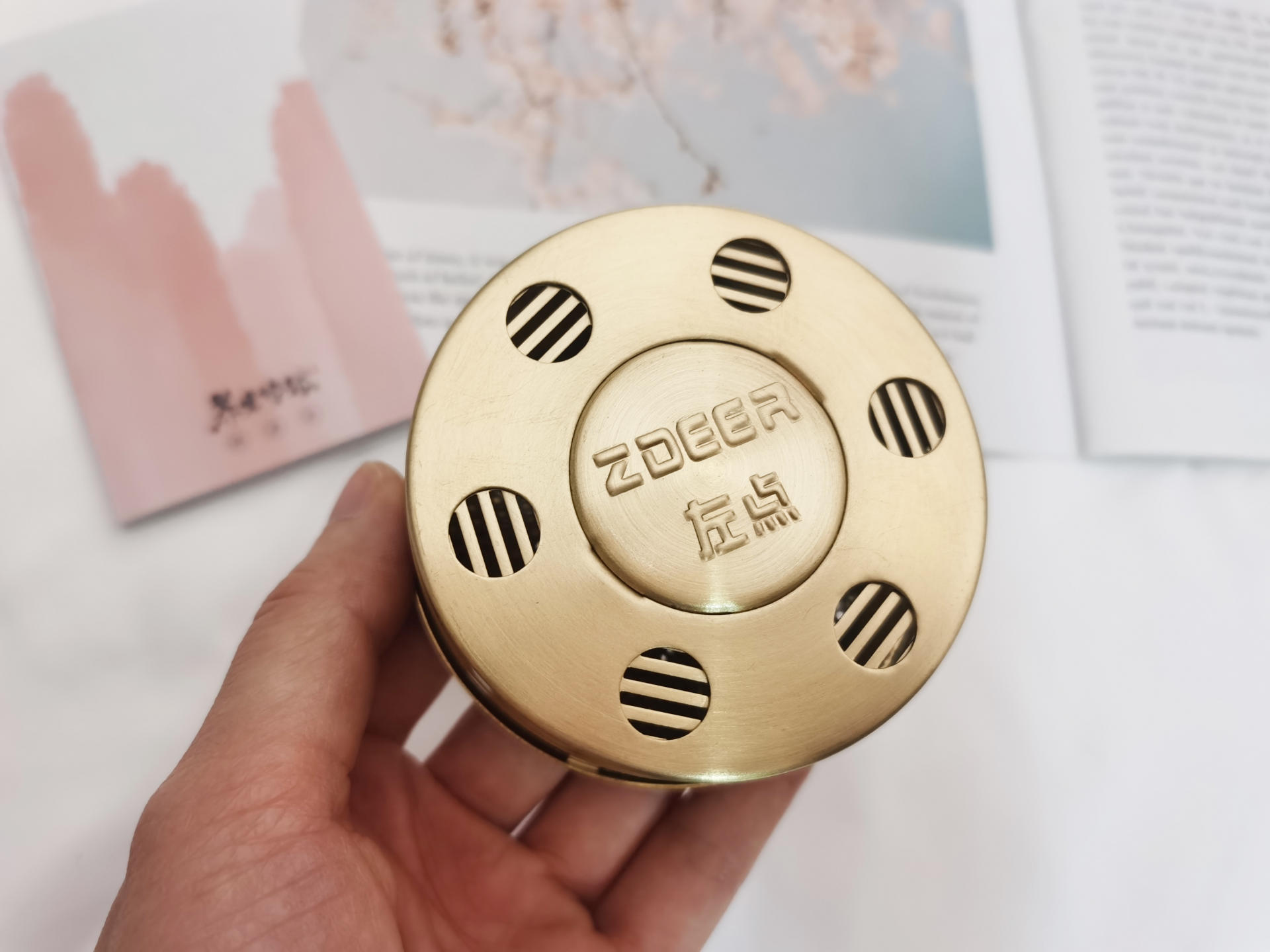 在家自己艾灸哪种艾灸盒好用,自己在家用艾灸盒艾灸的正确方法