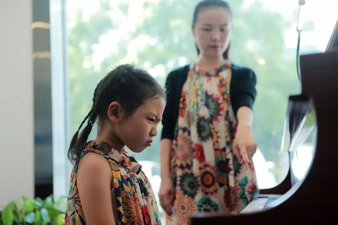 贪玩不自律不爱学习的孩子怎么教,如何让孩子贪玩不想学