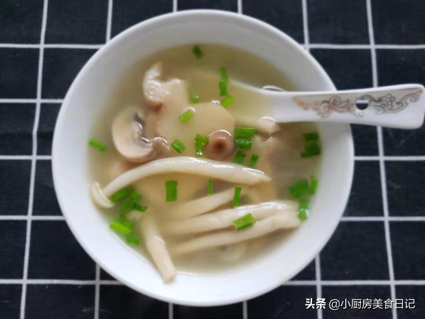 蘑菇好喝又营养的汤孩子喝,哪种蘑菇汤好喝有营养价值