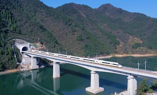 新列车运行图来了很多线路有变化