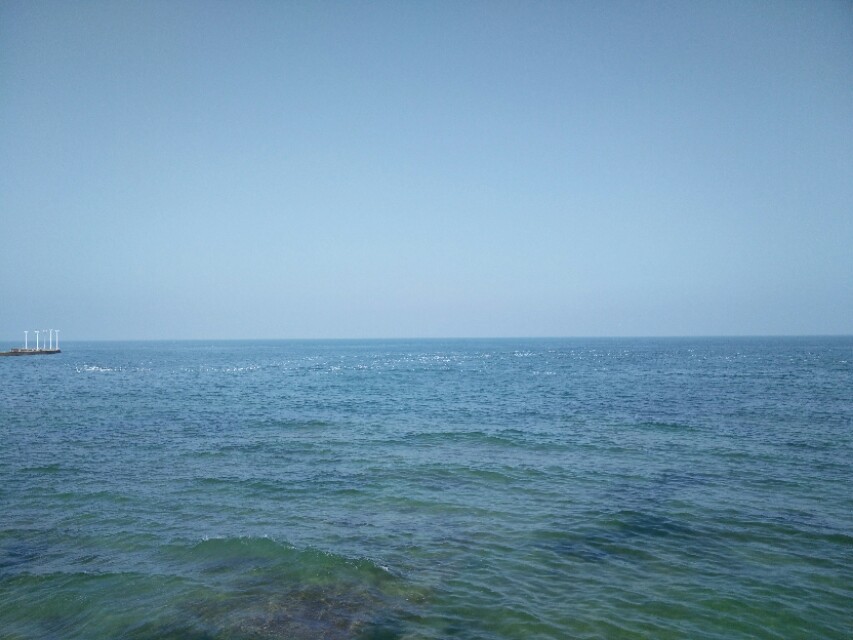 日照第三海水浴场离吴家台远吗,日照吴家台有免费的海水浴场吗