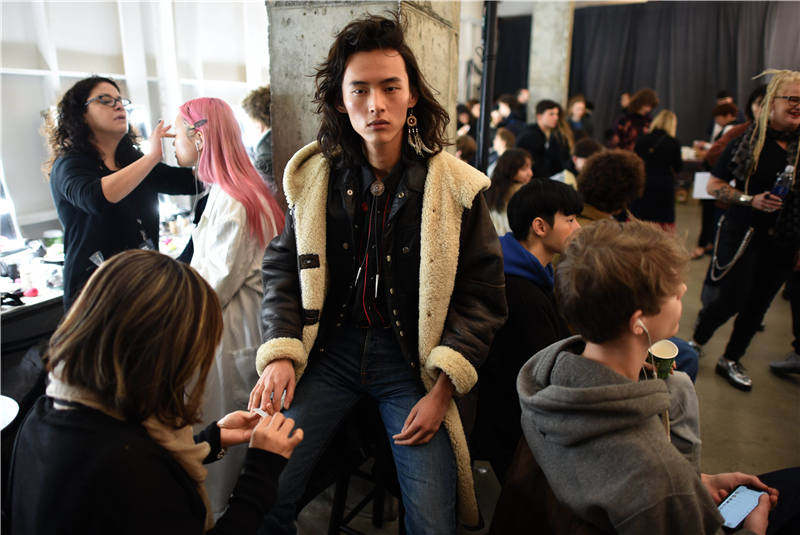 太平鸟和sieg,太平鸟和百灵鸟