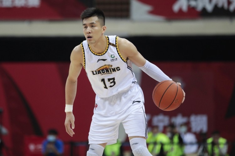 郭艾伦33分辽宁加时险胜广东新闻,辽宁男篮郭艾伦发布会痛哭