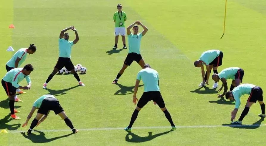 足球除了伤病还给你带来了什么,足球最不需要脚下技术的位置