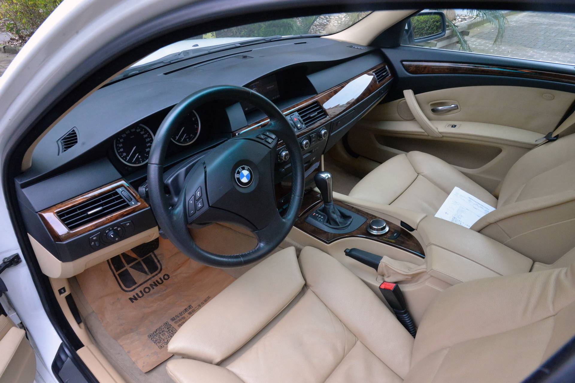 11万出头宝马5系，有电视带冰箱，顺丰小哥难自拔「路试笔记」